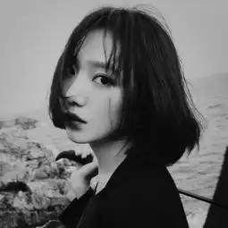  戴口罩的无言男人