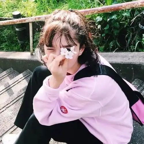 女生头像ins质感干净学