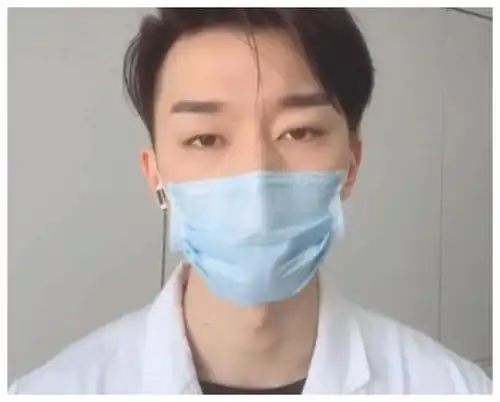  爆火抖音的徐晔医生,摘掉口罩晒侧脸照,俘获无数少女心
