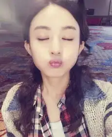  赵丽颖萌萌哒的照片,是想用来做头像的,越多越好,谢谢了