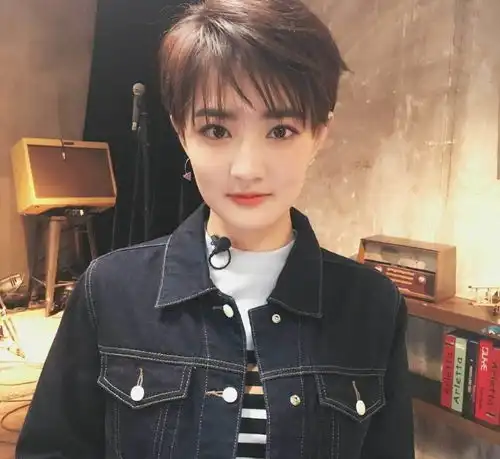  唐嫣赵丽颖刘诗诗都是女性化程度极高的长相她们并不适合少年感路线腾讯新闻