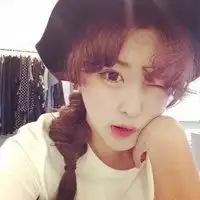  非主流阳光女生头像我就是这样一个孤单的人