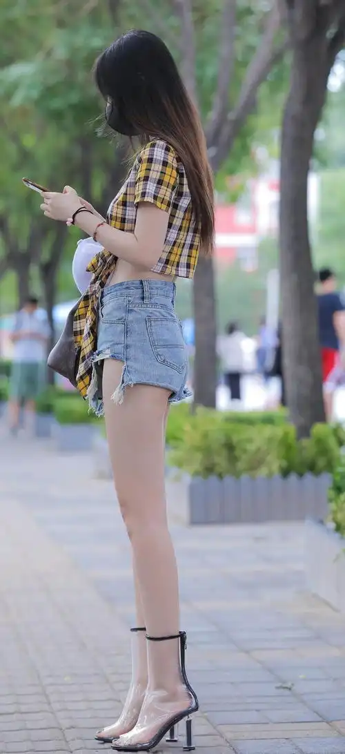  壁纸背影杀手,女神级别的长腿大众美女