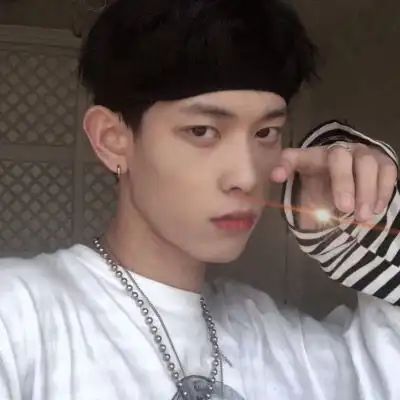  伤感冷漠头像男生图片qq头像男生冷漠孤傲图片