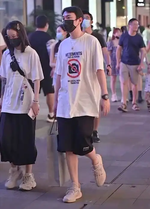  王思聪新女友身份被扒与乔欣杨超越是闺蜜,疑似整容变脸认不出