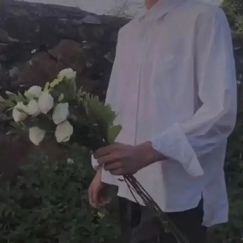  比较伤感的照片适合发说说