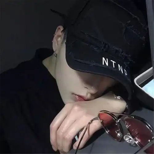 真人头像女生冷酷霸气 