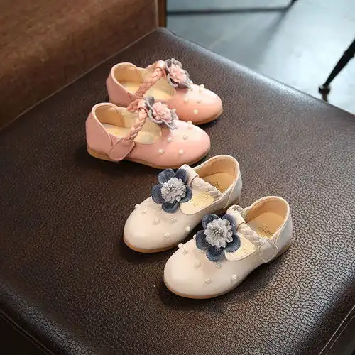  春秋新款儿童女公主珍珠花朵软底宝宝鞋韩版女童时尚百搭皮鞋13