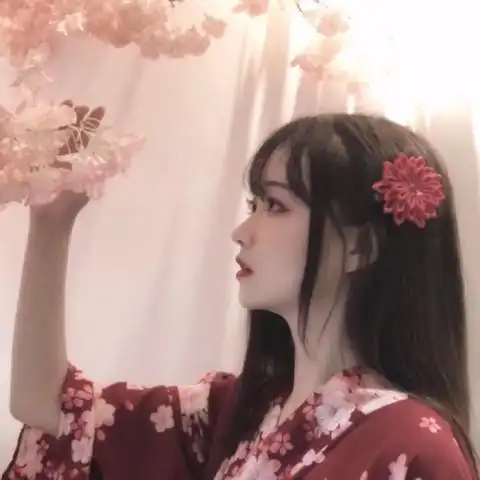  ins草莓味女生头像我要做的多努力才能成为你想要的人