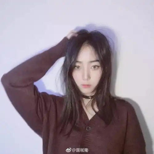  杨柳细腰大长腿剃头帅气霸气十足,这两个抖音小姐姐美的让你怀疑人生