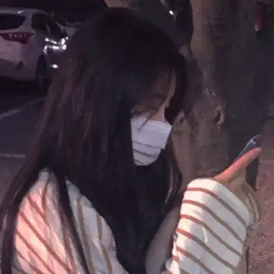 真人头像女生冷酷霸气 