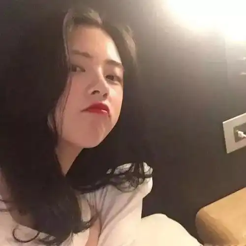  女生头像情出自愿