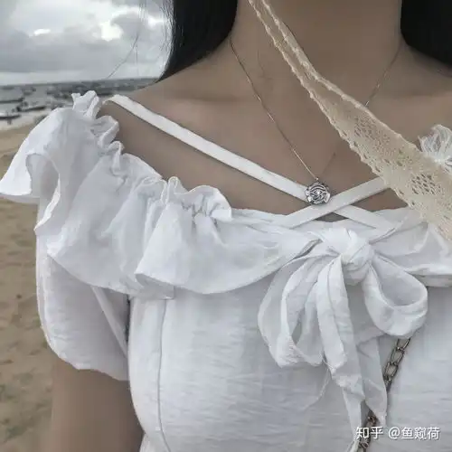  什么项链适合送女生当18岁生日礼物