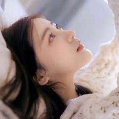 微信头像女生简约干净可