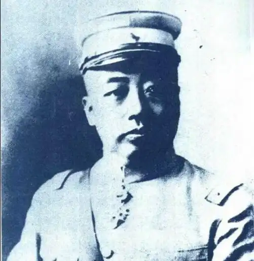  张学良杨宇霆明明都劝张作霖坐汽车回奉天,为何张作霖还要坚持坐火车