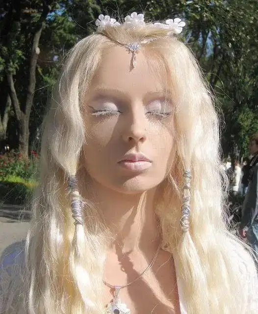  真人版芭比娃娃可爱的乌克兰美女