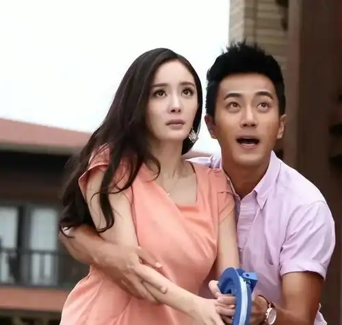 曝杨幂坚持离婚原因婚礼有不满,定居香港变疏远,诱惑多信任少