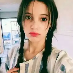  这个女孩叫什么名字