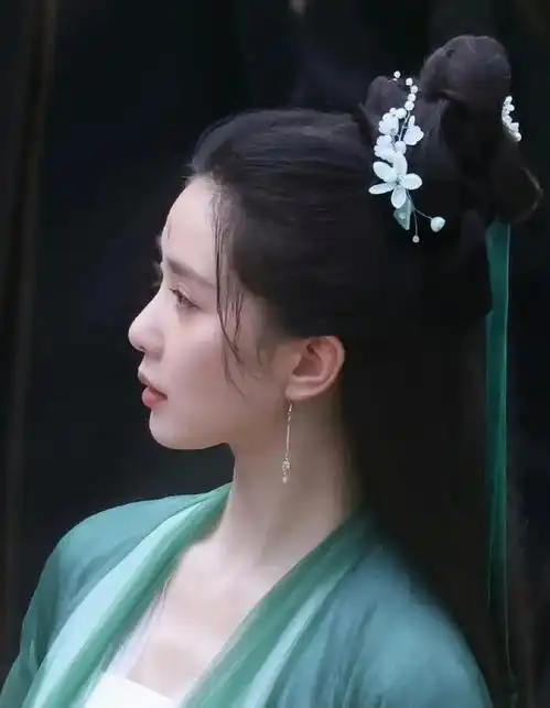  刘诗诗狐妖竹业篇路透穿绿衣清新脱俗沁人心脾