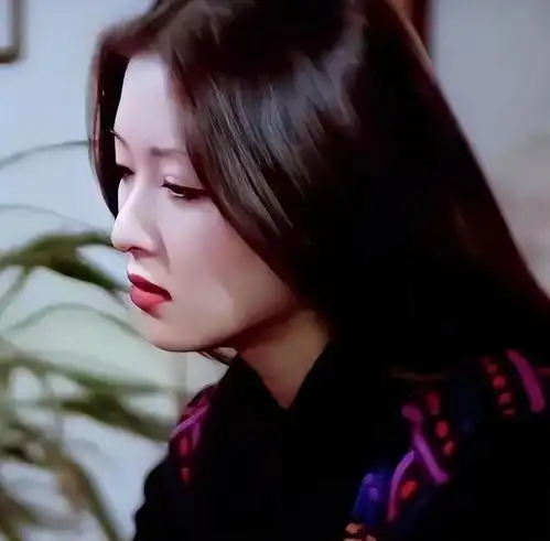  胡因梦算不算顶级大美女看她和林青霞胡慧中的合照便一目了然