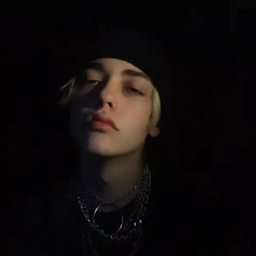  男生头像为什么重要的东西,总在觉察到的时候就已失去