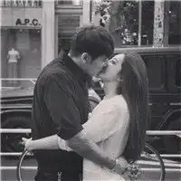 followmekissme一吻定情情侣头像