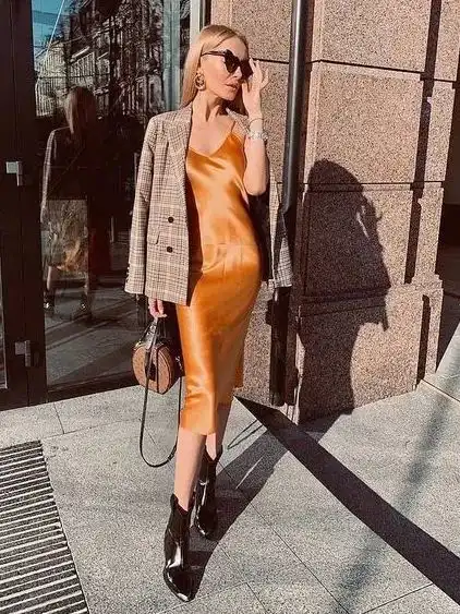  渣女裙下岗了2021最流行穿仙女缎面裙,好看又高级
