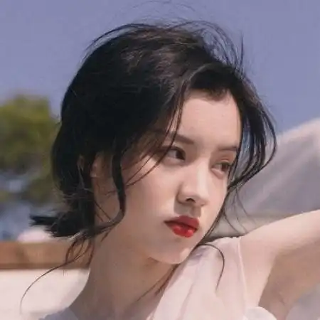  2020最时尚潮流女头像,你都是唯一的公主