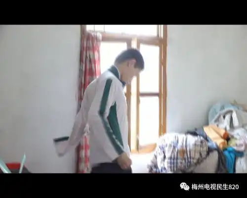  太励志独臂男孩不认输,二度决战高考,用单手撑起梦想