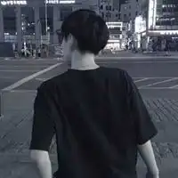  qq个性头像男男生高冷背影的qq个性头像