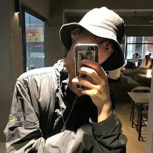 头像微信女头男人