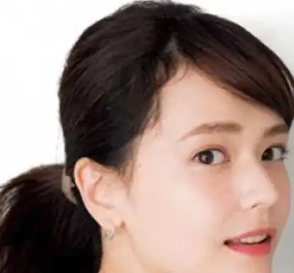 女生方型脸适合什么发型