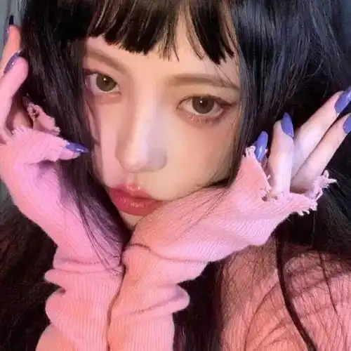 女生头像ins质感干净学生便士