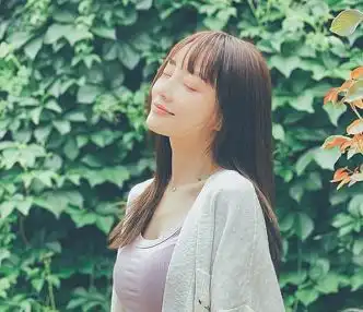  李小璐更新动态自诩花仙子,清新脱俗被网友夸赞摆脱网红风格