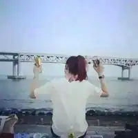 穿红色衣服的微信背影头像女微信头像图片大全