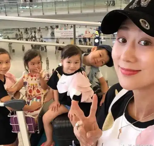  不坐月子,5年连续剖了4胎的她,如今怎么样了现状让人羡慕