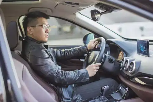  追求极致的it男,为什么会放弃奥迪a4l选择vv7s