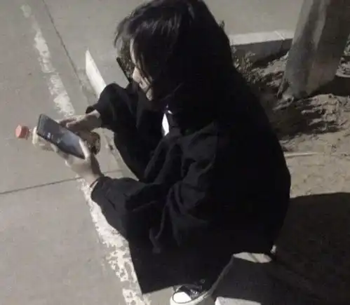  最近这款男友拍火了,不露脸都能拍出大片感,黑暗风也太酷了