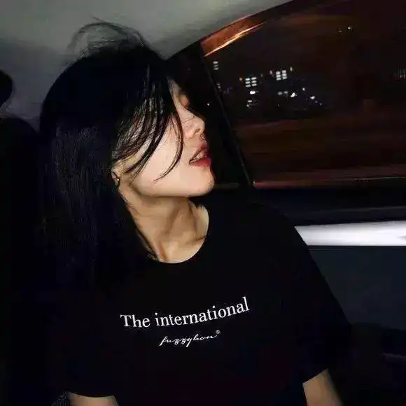  仙女系头像要么孤独要么庸俗
