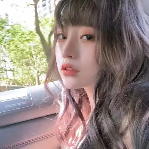 女生头像ins质感干净学