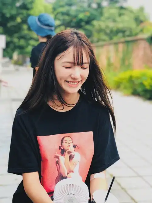 甜美俏皮可爱女生头像林