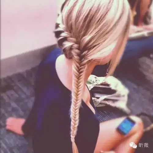  你和脱单之间正缺一款迷人鱼骨辫
