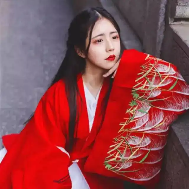  女生头像一眼钟情,尽付余生