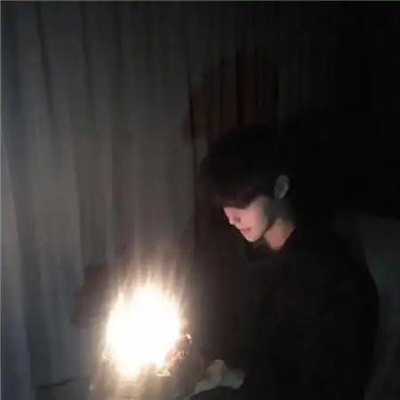 小丑头像自嘲男