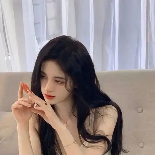  女生头像周日的幸福感