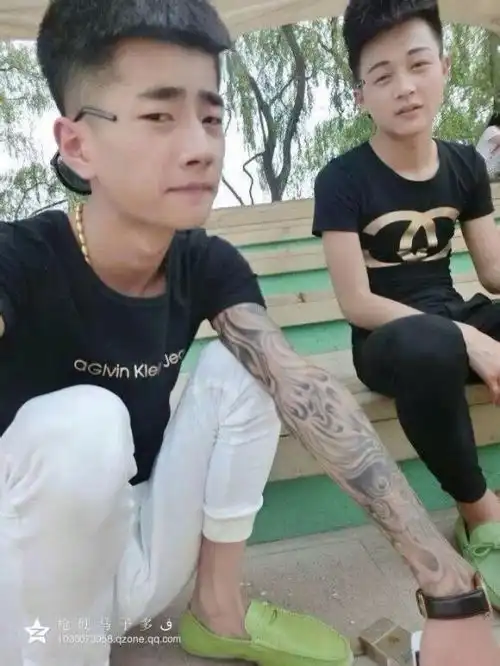  这种发型叫什么