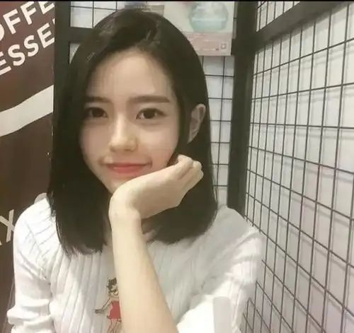 可爱的女生头像超萌短发