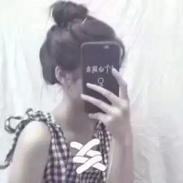  2021最火的女生看手机的头像