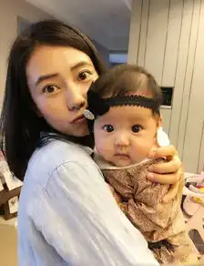  贾静雯女儿近照曝光眼睛又大又黑超萌