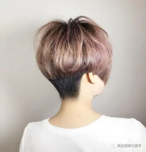  入夏必火的纹理短发